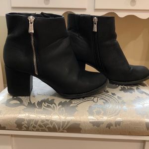 Very comfortable wide heeled boots